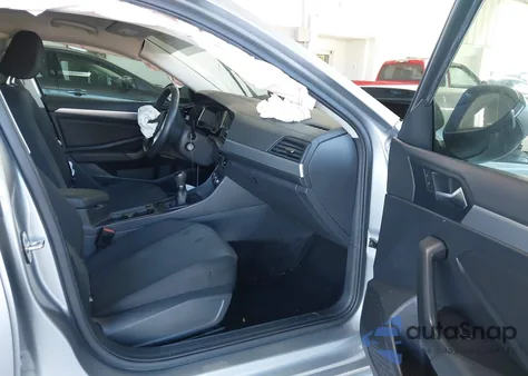 2021 Volkswagen Jetta 1.4T R-Line/1.4T S z USA, uszkodzony, nr VIN 3VWN57BU0MM012133